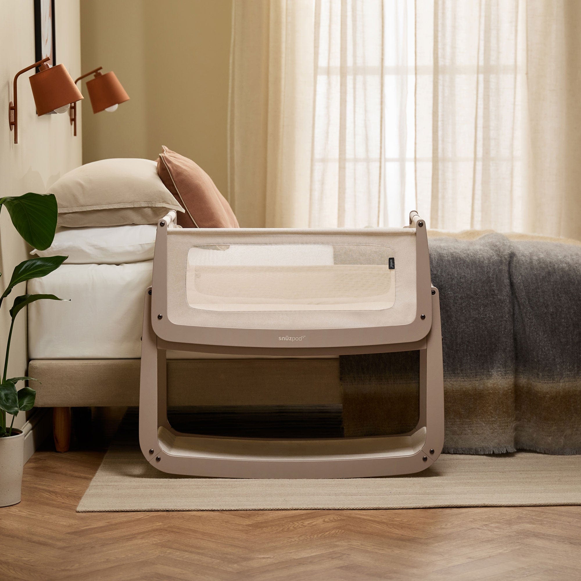 SnuzPod cribs SnüzPod 5 Bedside Crib - Mocha