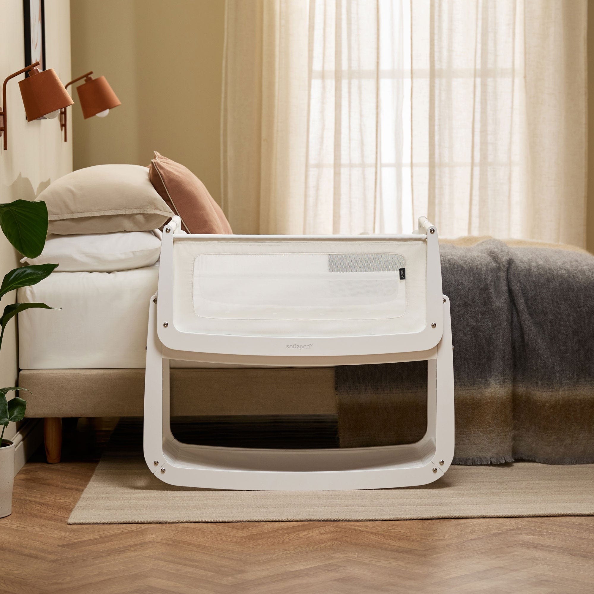 SnuzPod cribs SnüzPod 5 Bedside Crib - White