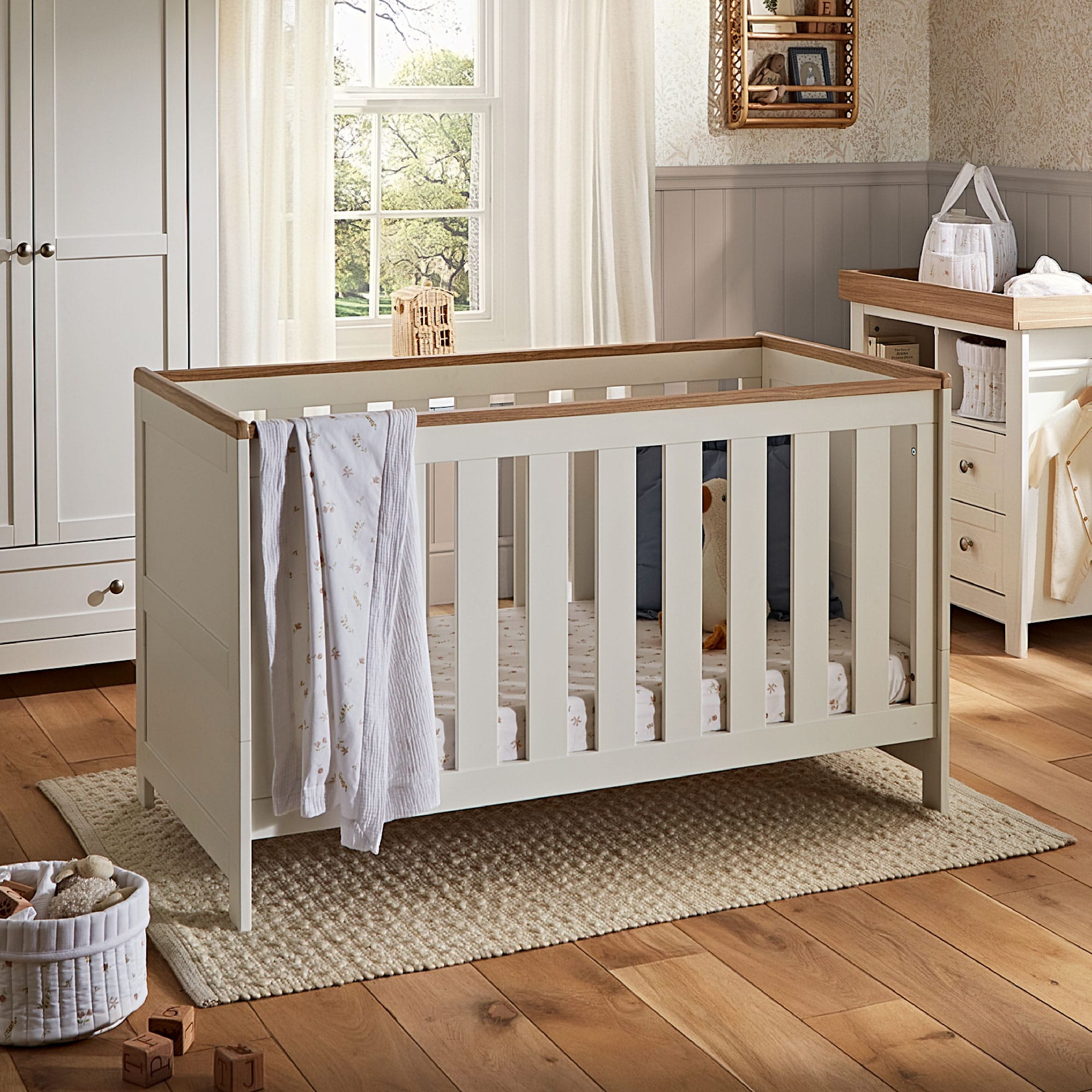 CuddleCo cribs Cuddleco Burford Cotbed - White/Oak