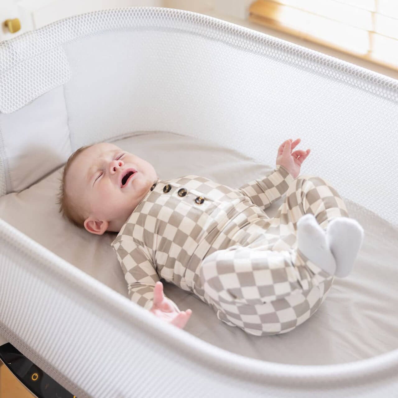 Graco cribs Graco Eluma Nest Bedside Crib - Luna 9AU999LUNEU