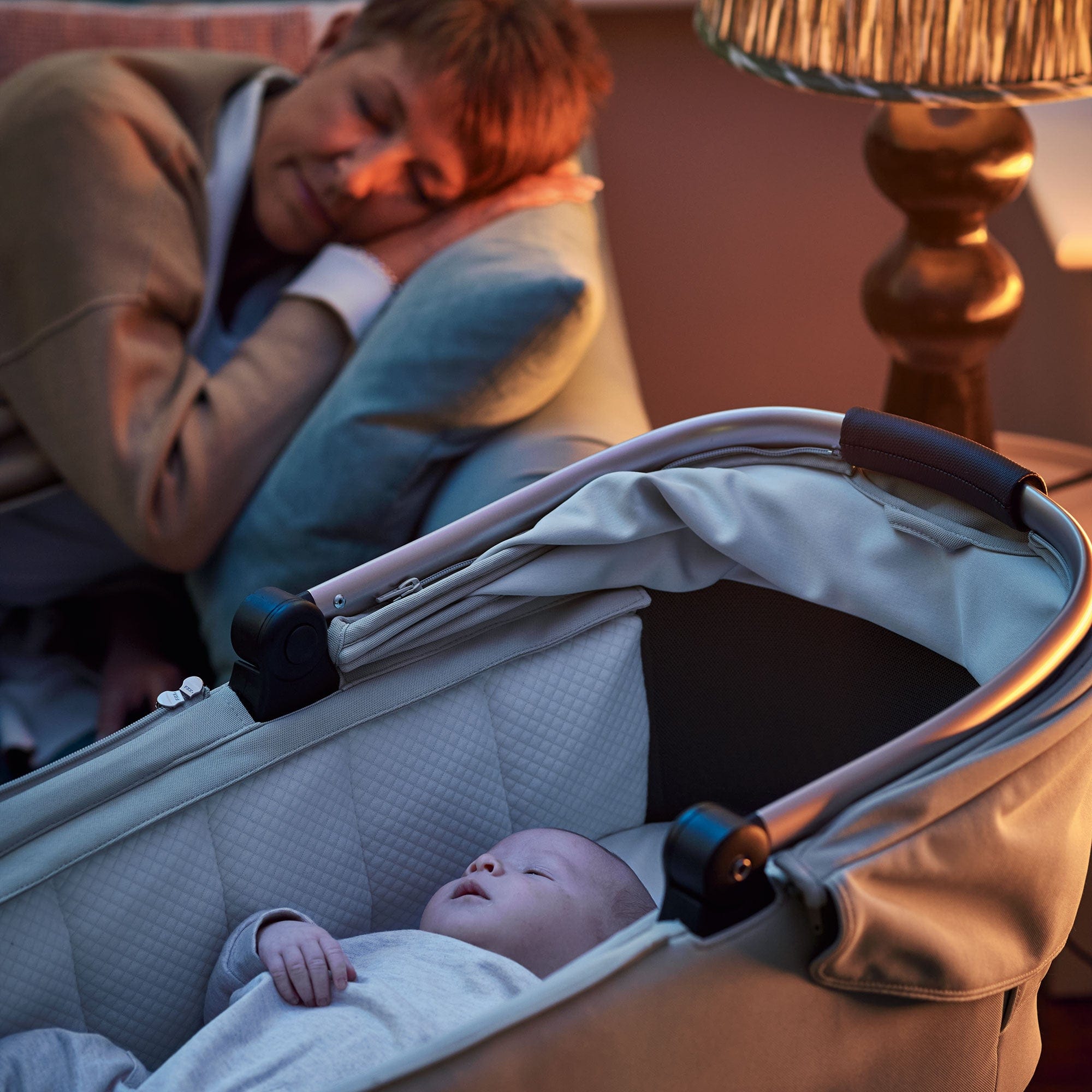 Mamas & Papas moses basket stands Mamas & Papas Ocarro 2 Carrycot Stand 61641WA00