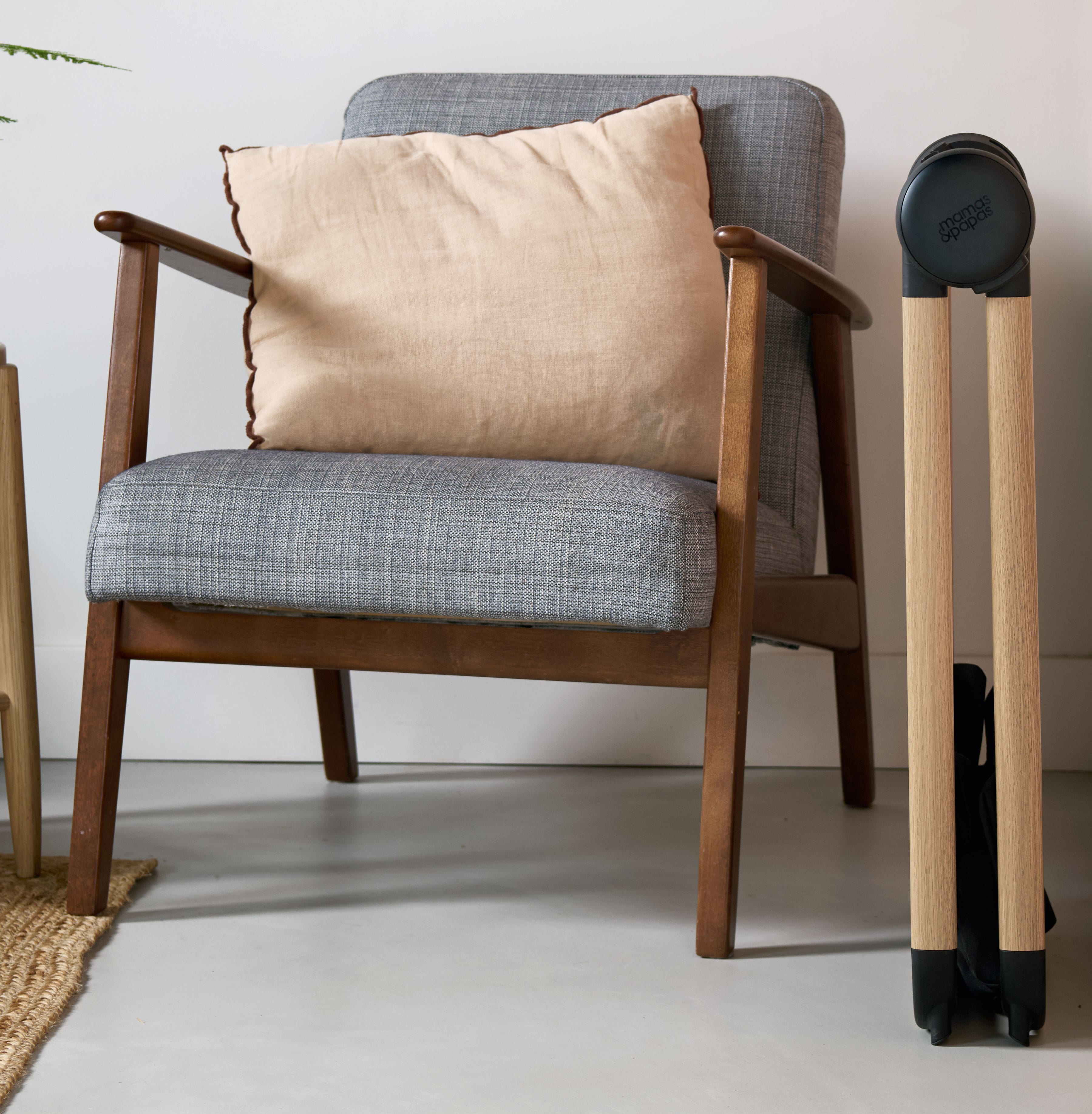 Mamas & Papas moses basket stands Mamas & Papas Vardo Carrycot Stand - Warm Ash 67401WA00