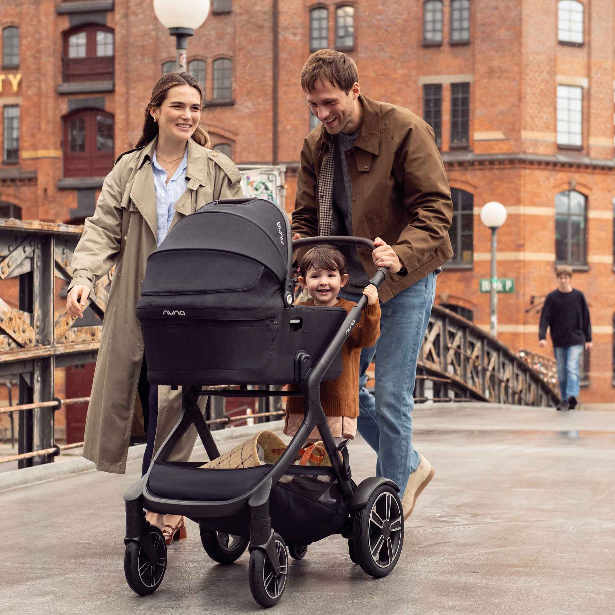 Nuna travel systems Nuna DEMI Next & PIPA Next Bundle - Caviar Z2BNDEMI1003UK