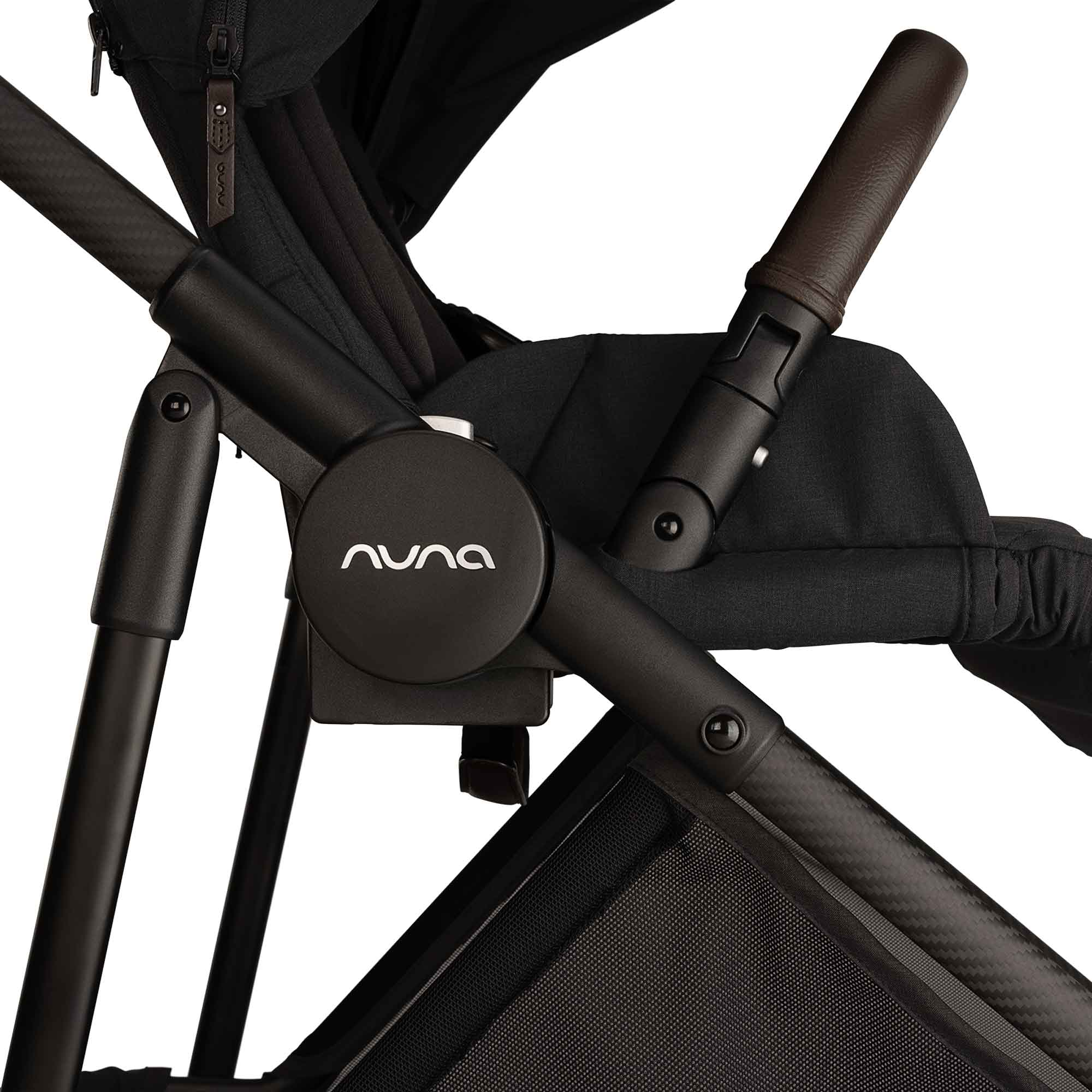 Nuna travel systems Nuna IXXA Next + ARRA Flex + BASE Curv Bundle - Caviar Z2BJIXXA1003UK