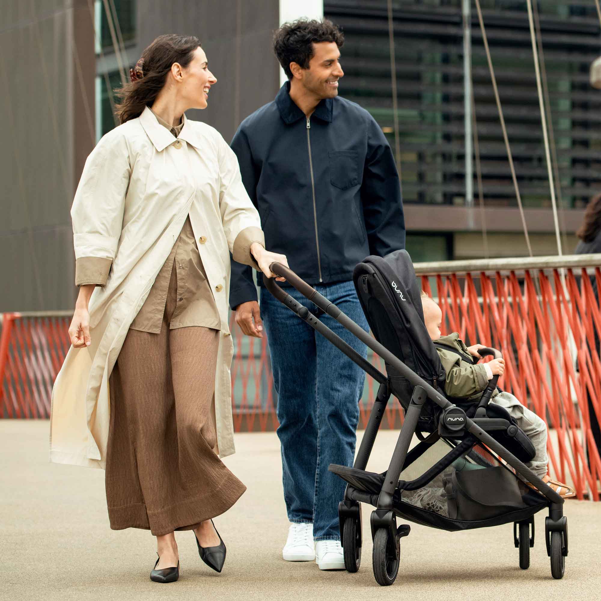 Nuna travel systems Nuna SWIV & PIPA Urbn Bundle - Caviar Z2BJSWIV1003UK
