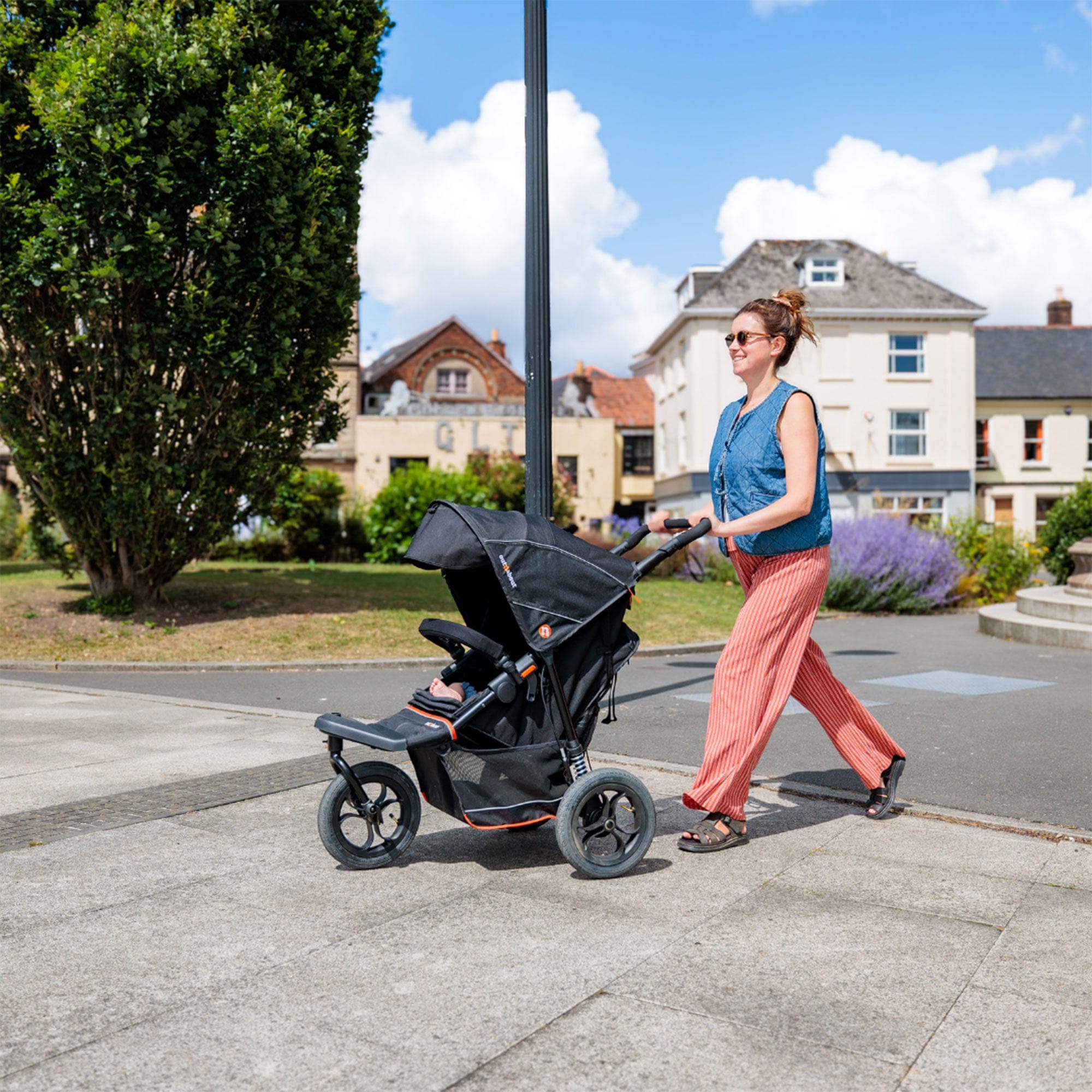 Out n About pushchairs & buggies Out n About Nipper V6 Switch Newborn Bundle - Summit Black ONANIP-01SWHBUNV6-SB
