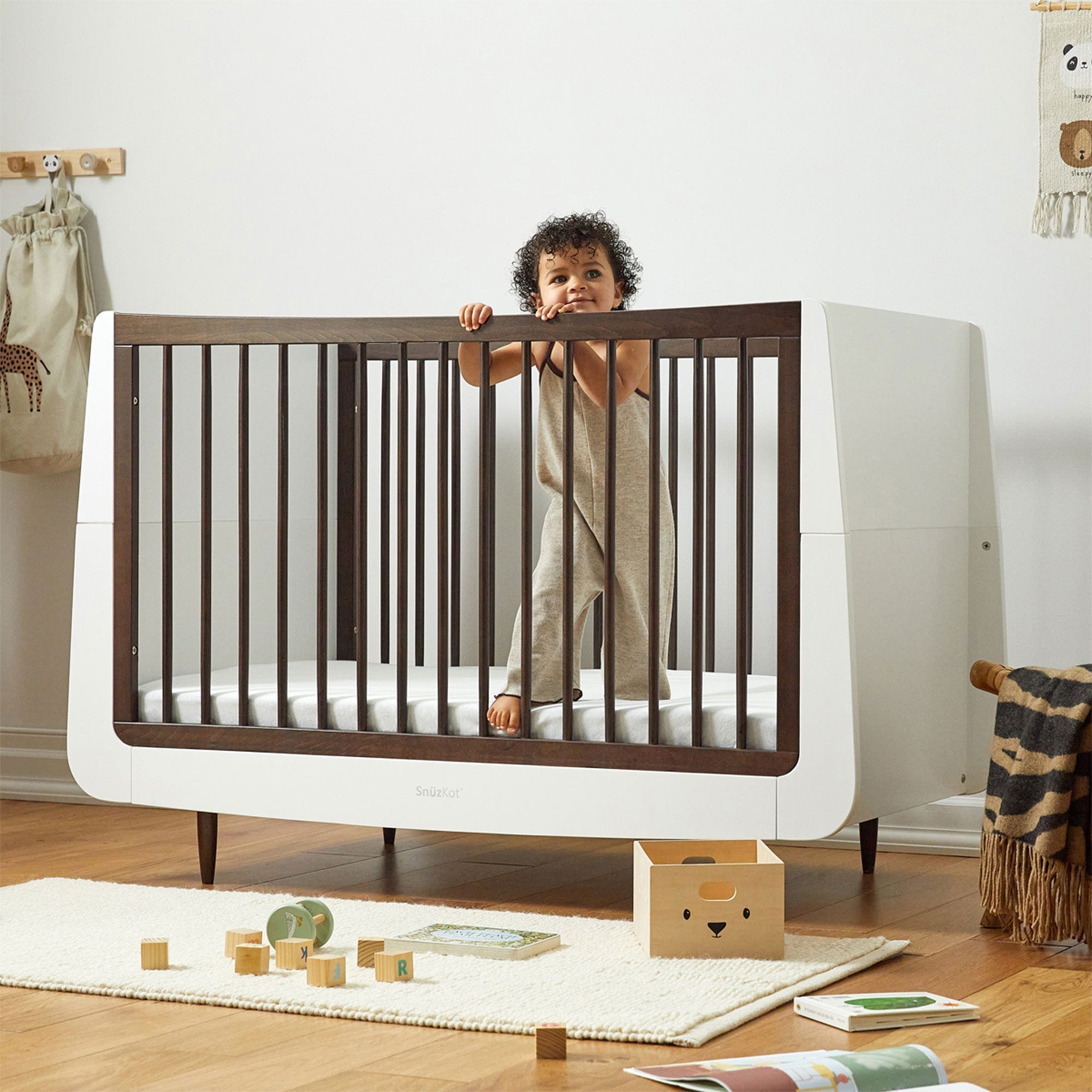 SnuzPod baby cot beds SnüzKot Skandi Cot Bed - Ebony FN005NK