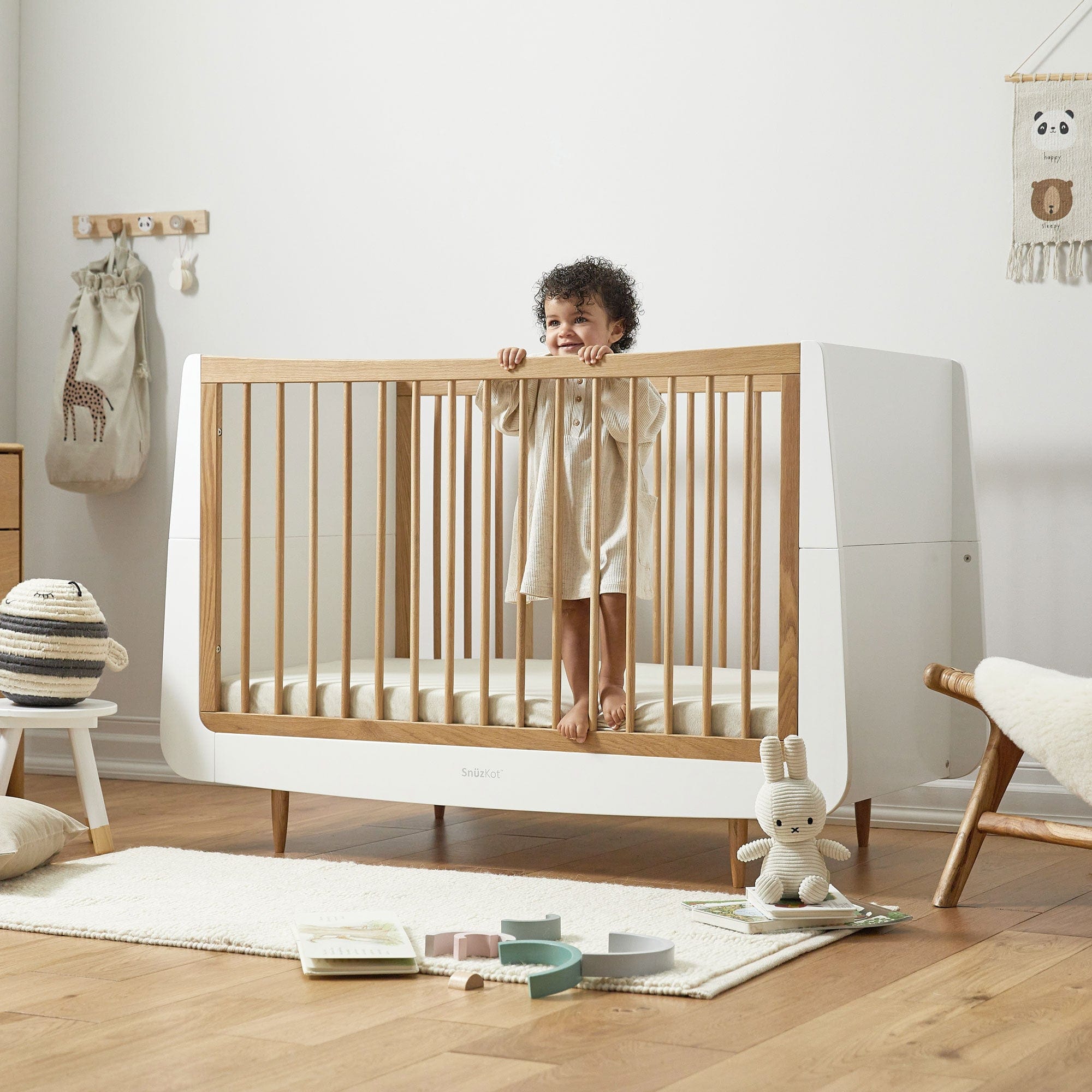 SnuzPod baby cot beds SnüzKot Skandi Cot Bed - Oak FN005NL