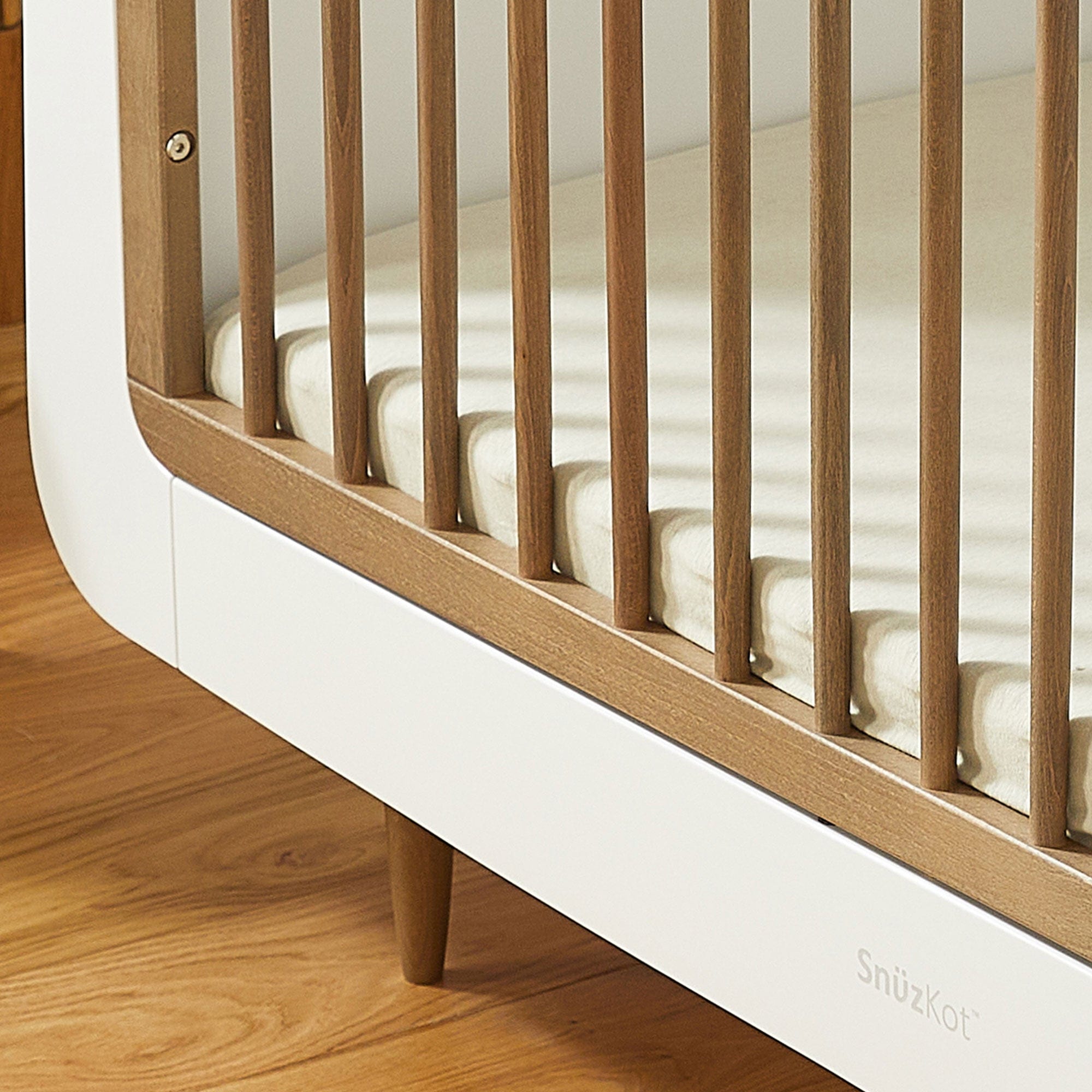 SnuzPod baby cot beds SnüzKot Skandi Cot Bed - Walnut FN005NN