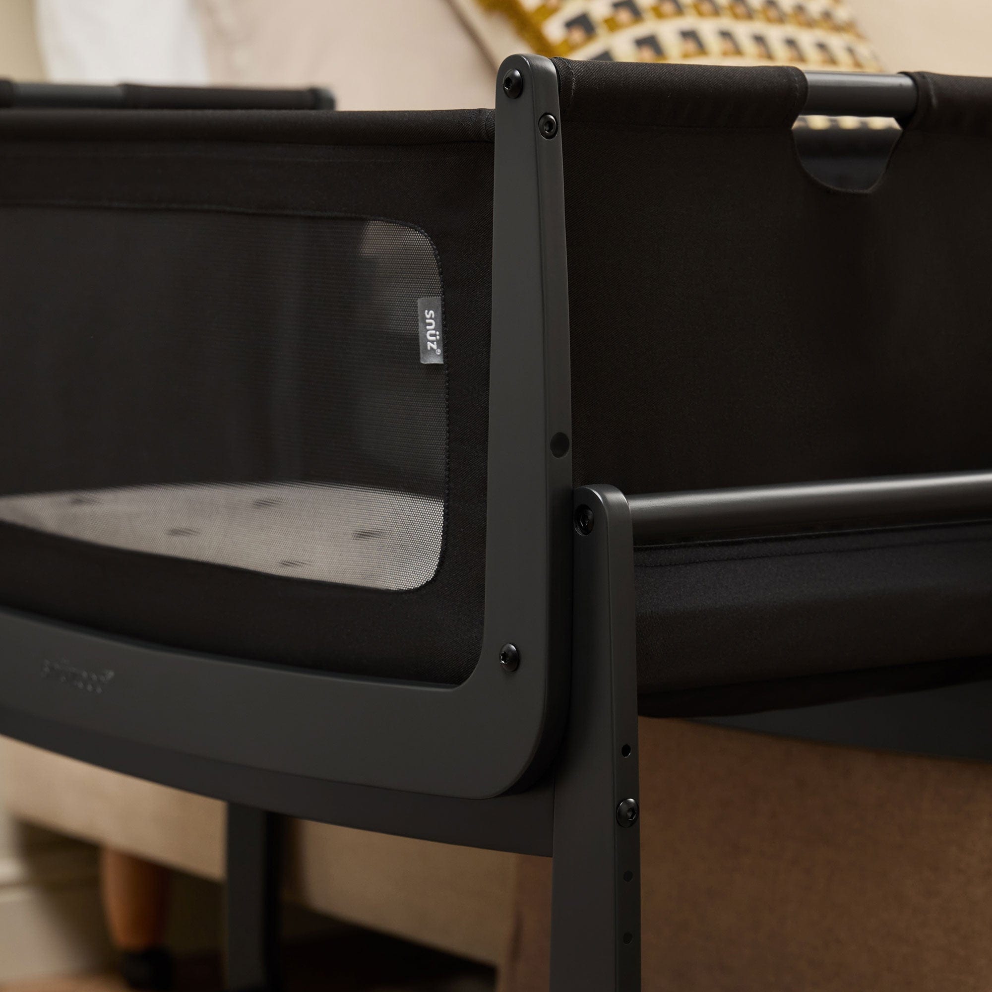 SnuzPod cribs SnüzPod 5 Bedside Crib - Graphite