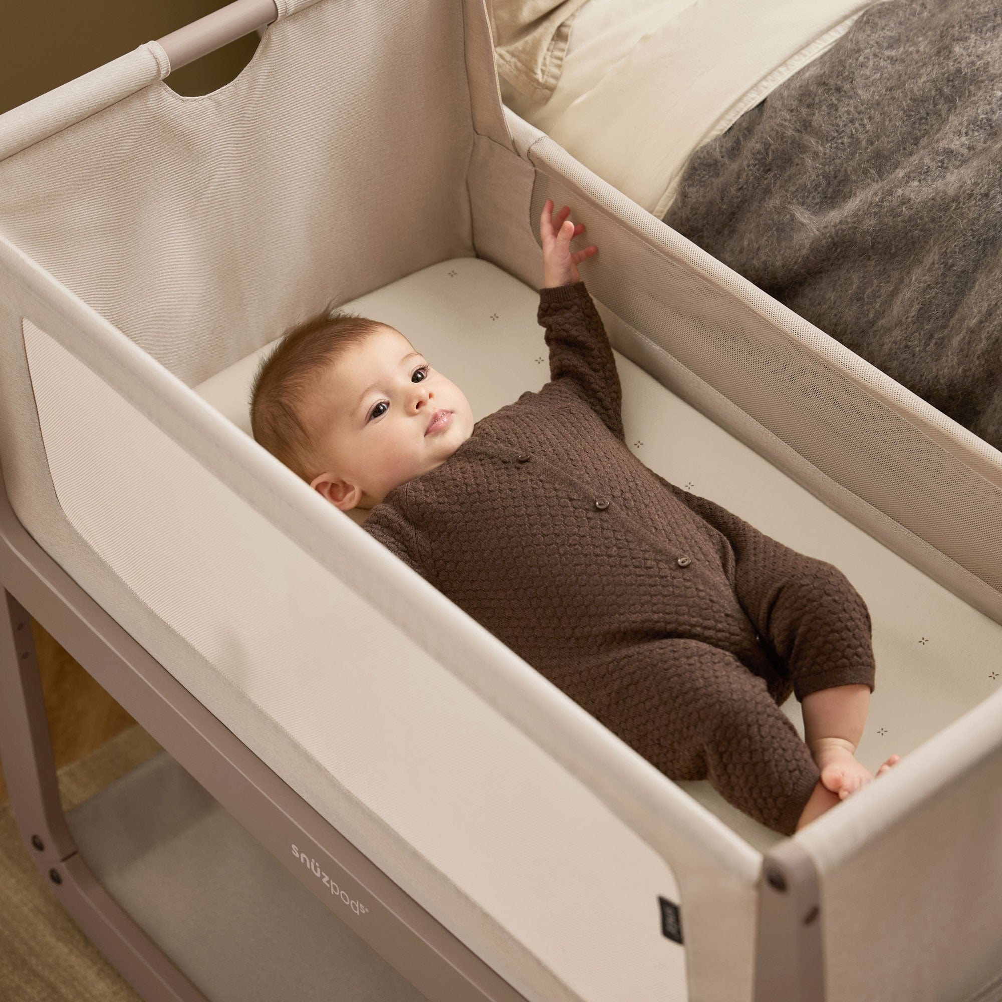 SnuzPod cribs SnüzPod 5 Bedside Crib - Mocha