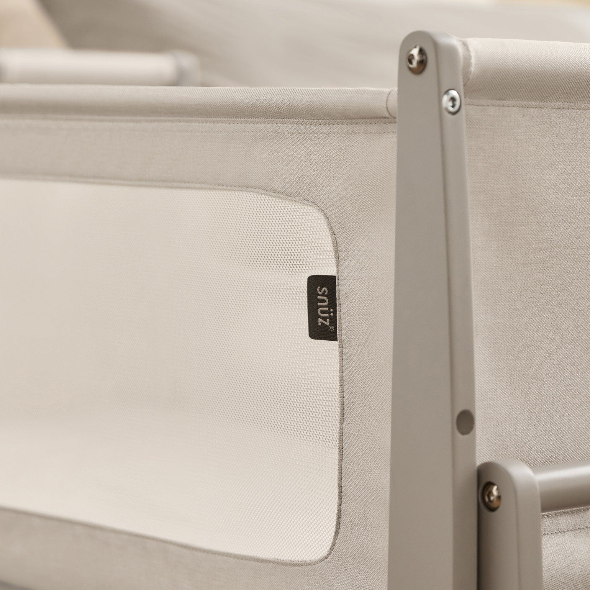 SnuzPod cribs SnüzPod 5 Bedside Crib - Pebble