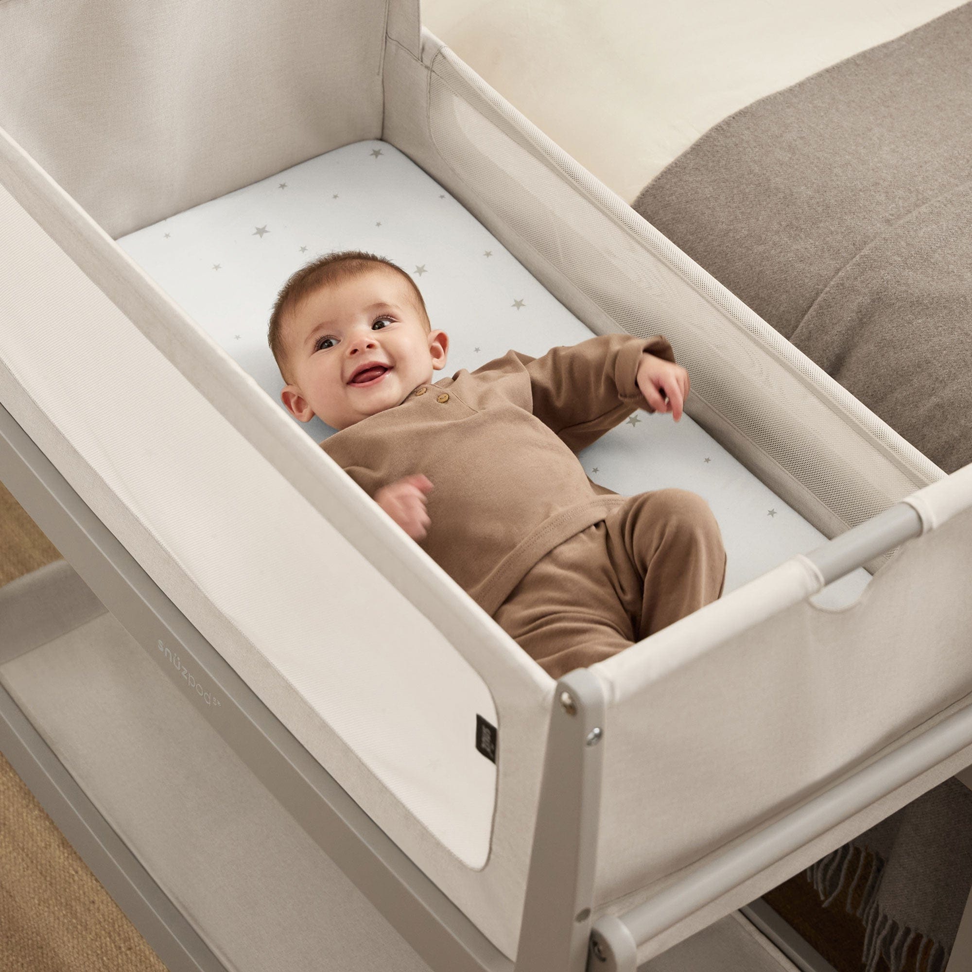 SnuzPod cribs SnüzPod 5 Bedside Crib - Pebble