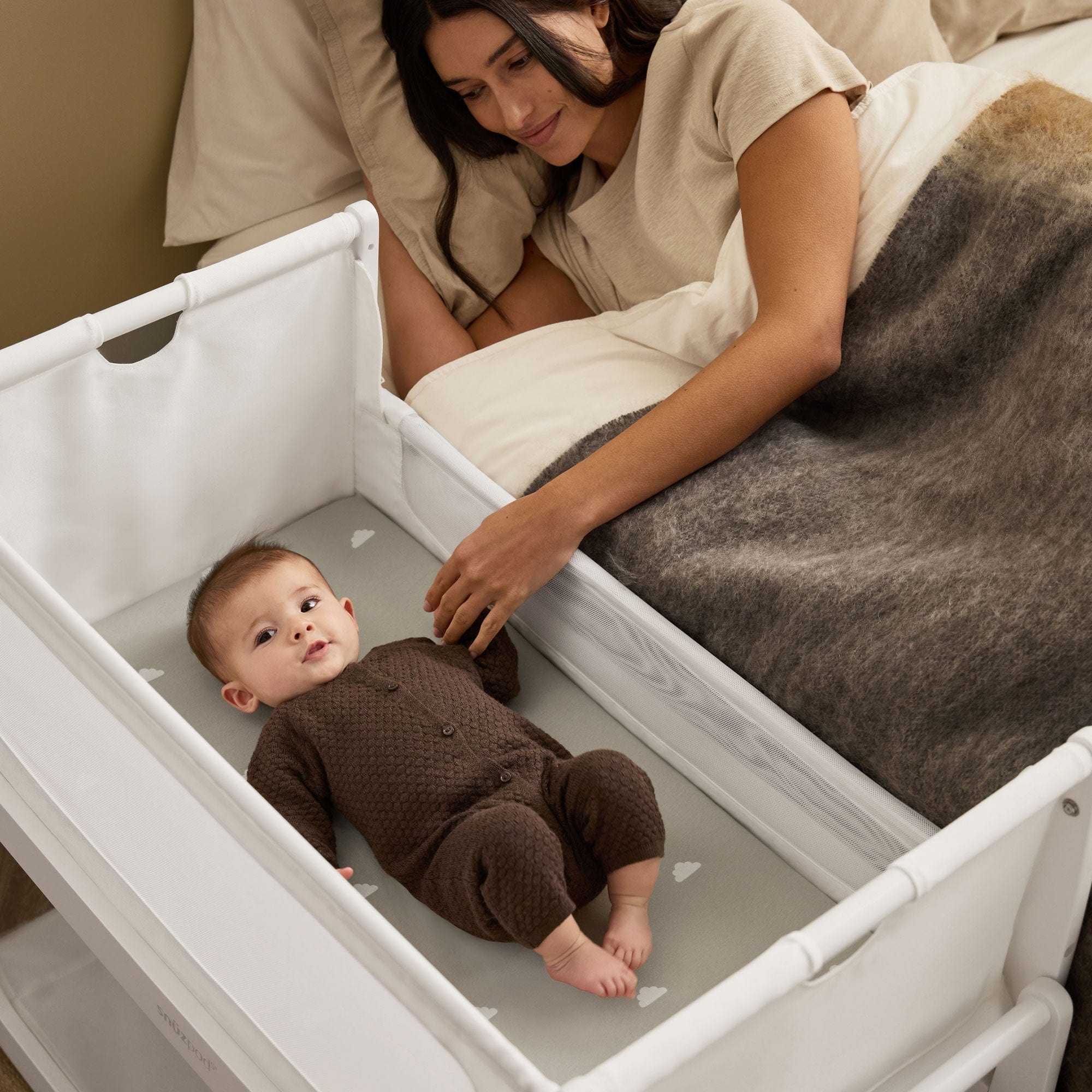 SnuzPod cribs SnüzPod 5 Bedside Crib - White