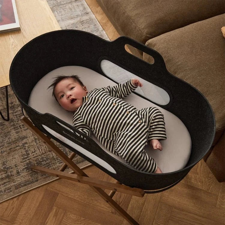 SnuzPod moses baskets SnüzPod Baskit with Walnut Stand - Graphite FSB001ED