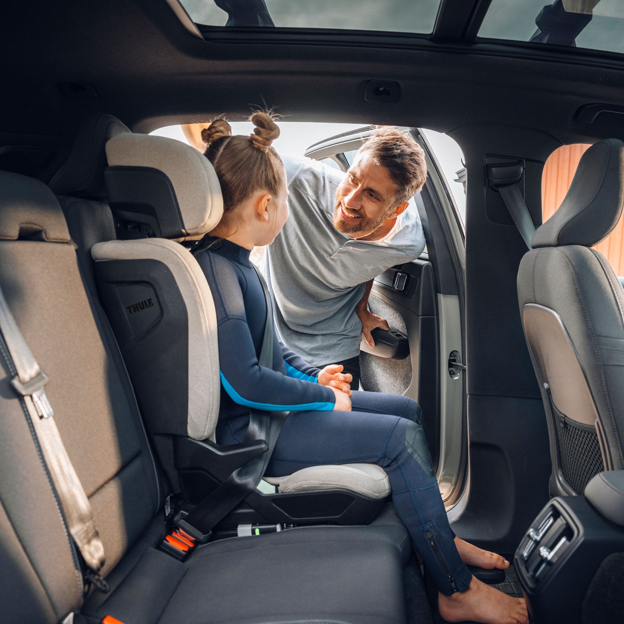 Thule highback booster seats Thule Palm Highback Booster Seat - Soft Beige 14000026