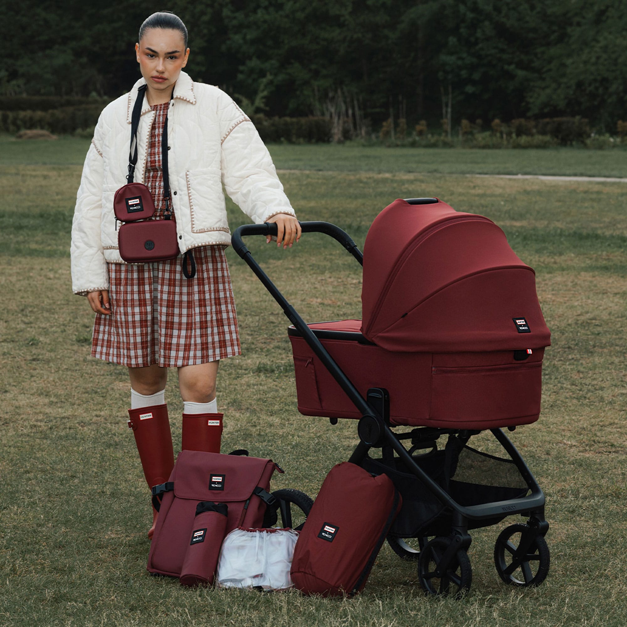 Venicci travel systems Venicci Tinum Upline 3 Hunter Comfort Bundle - Red