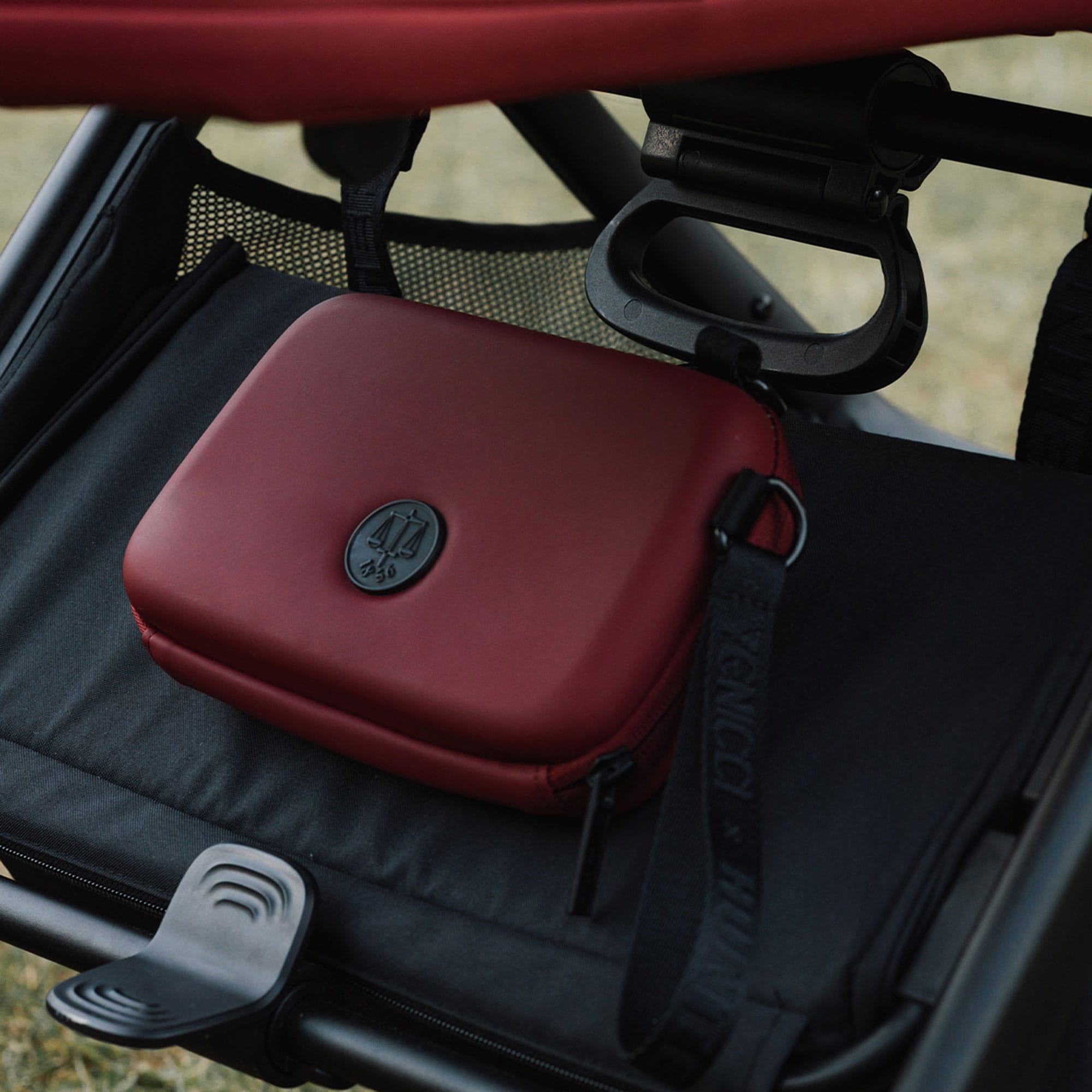 Venicci travel systems Venicci Tinum Upline 3 Hunter Comfort Bundle - Red