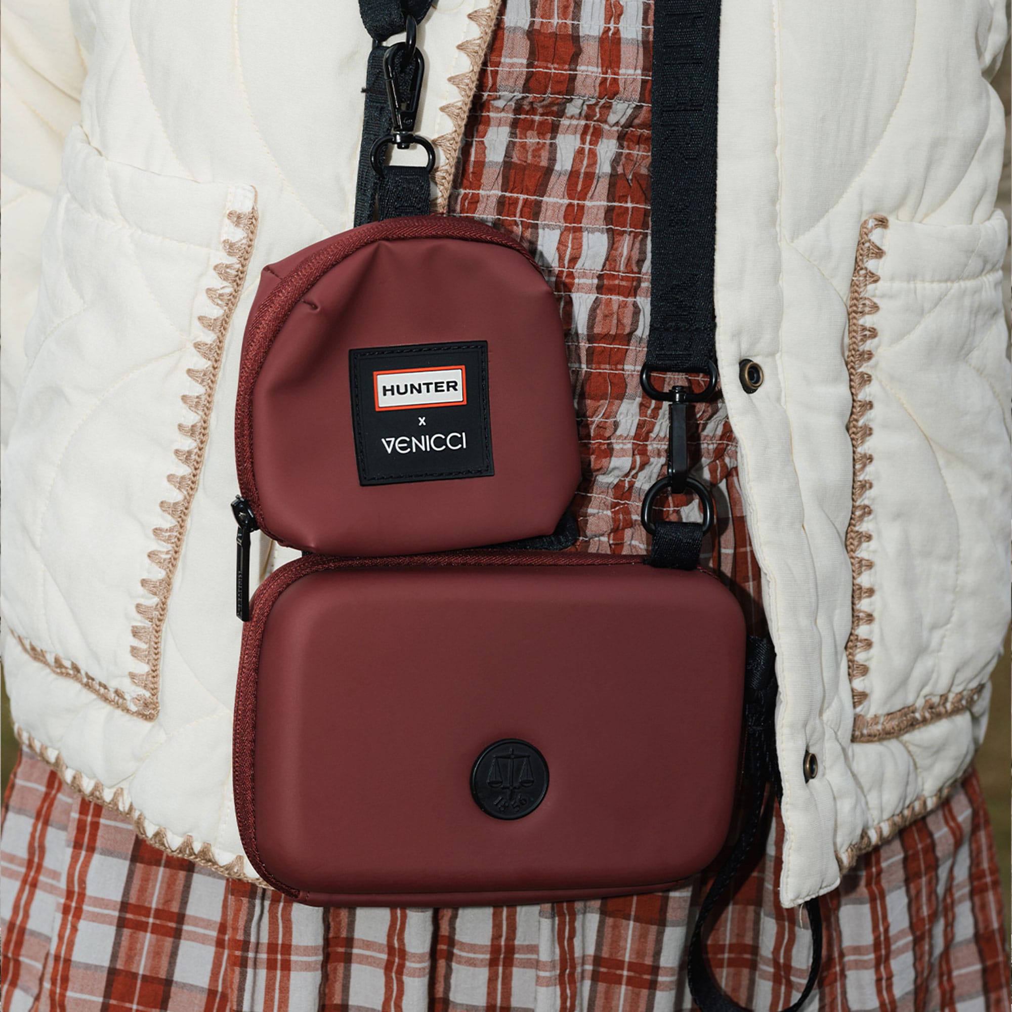 Venicci travel systems Venicci Tinum Upline 3 Hunter Comfort Bundle - Red