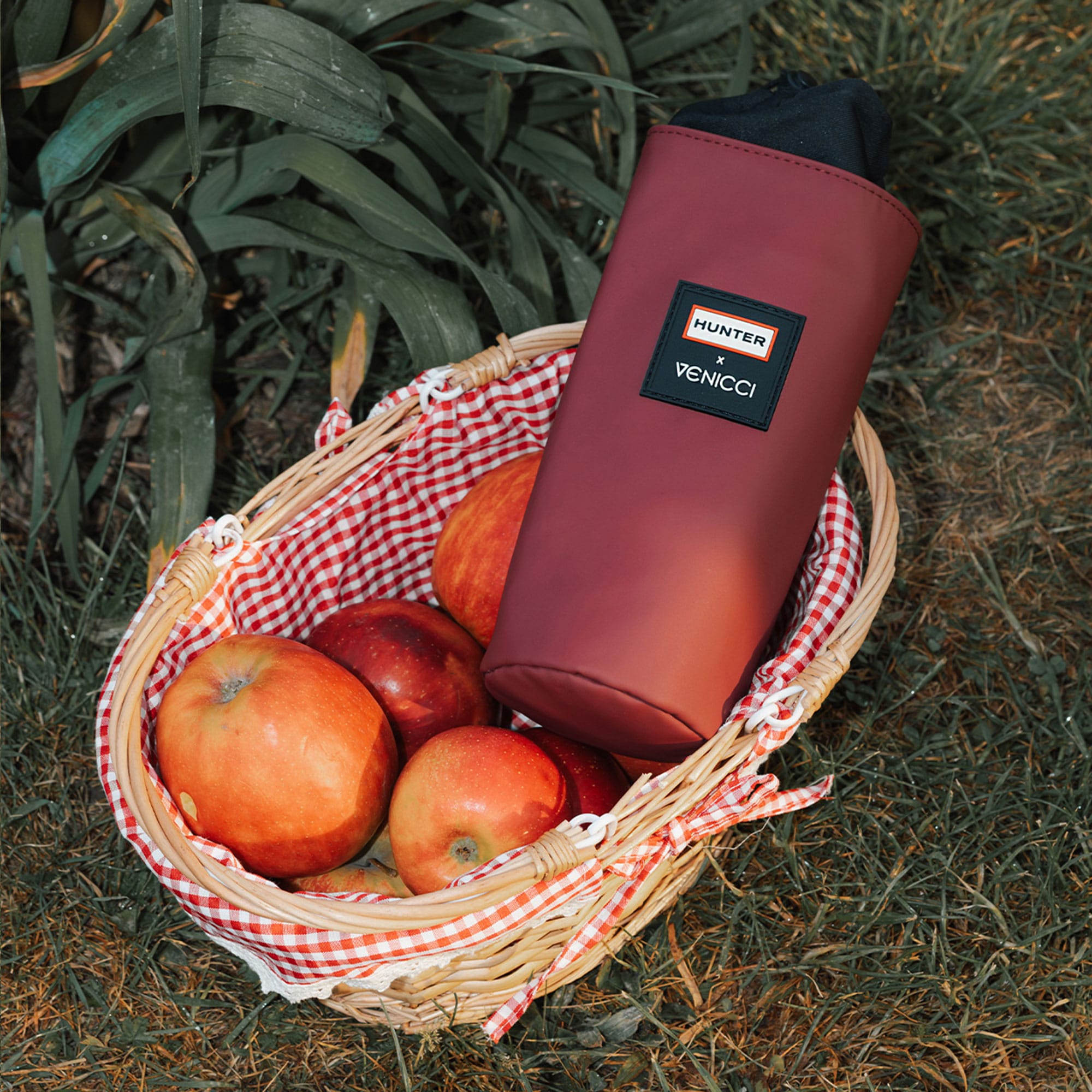 Venicci travel systems Venicci Tinum Upline 3 Hunter Luxury Bundle - Red