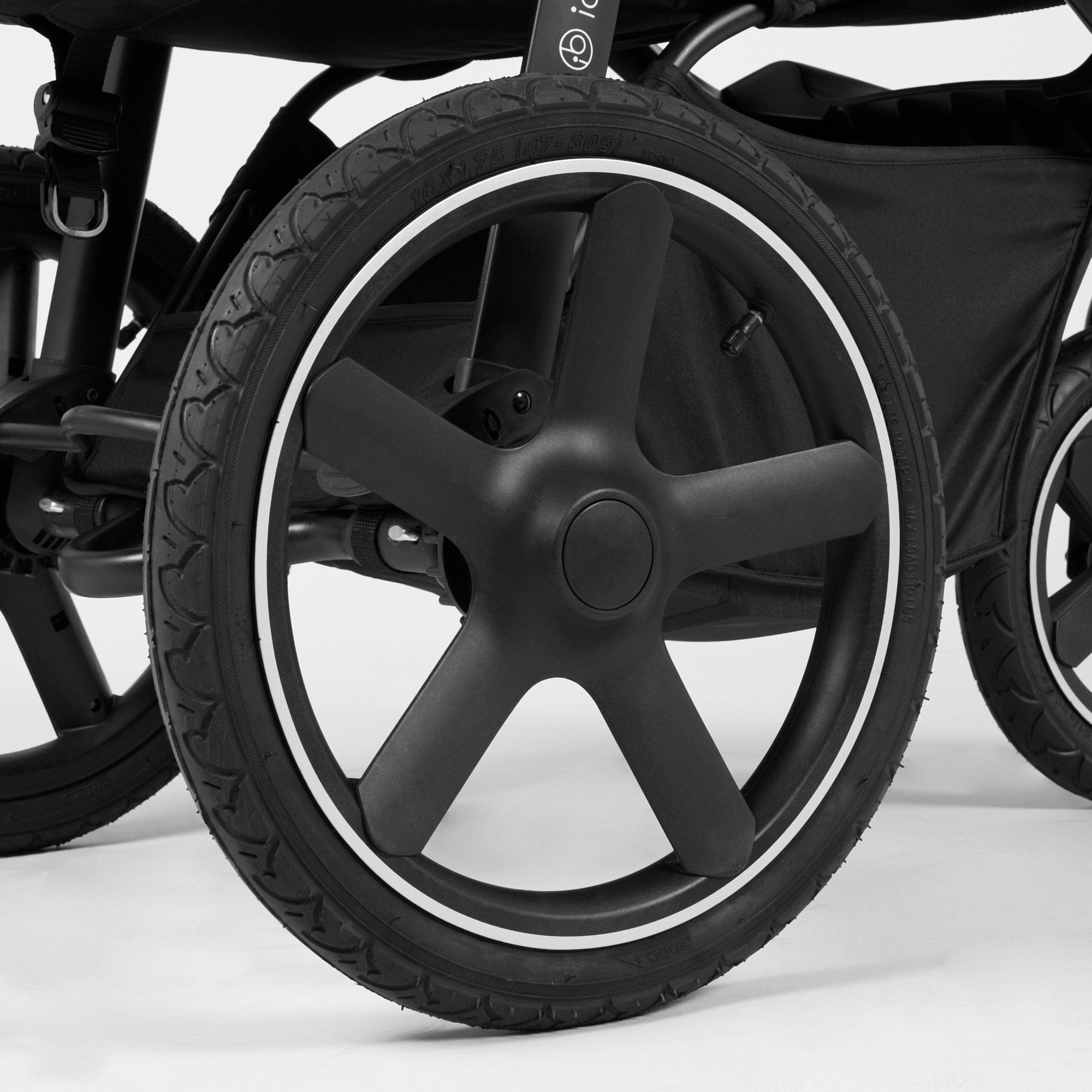 Ickle Bubba 3 wheel pushchairs Ickle Bubba Venus Max Jogger Stroller I-Size Travel System - Black/Space Grey with Isofix Base 13-004-500-014
