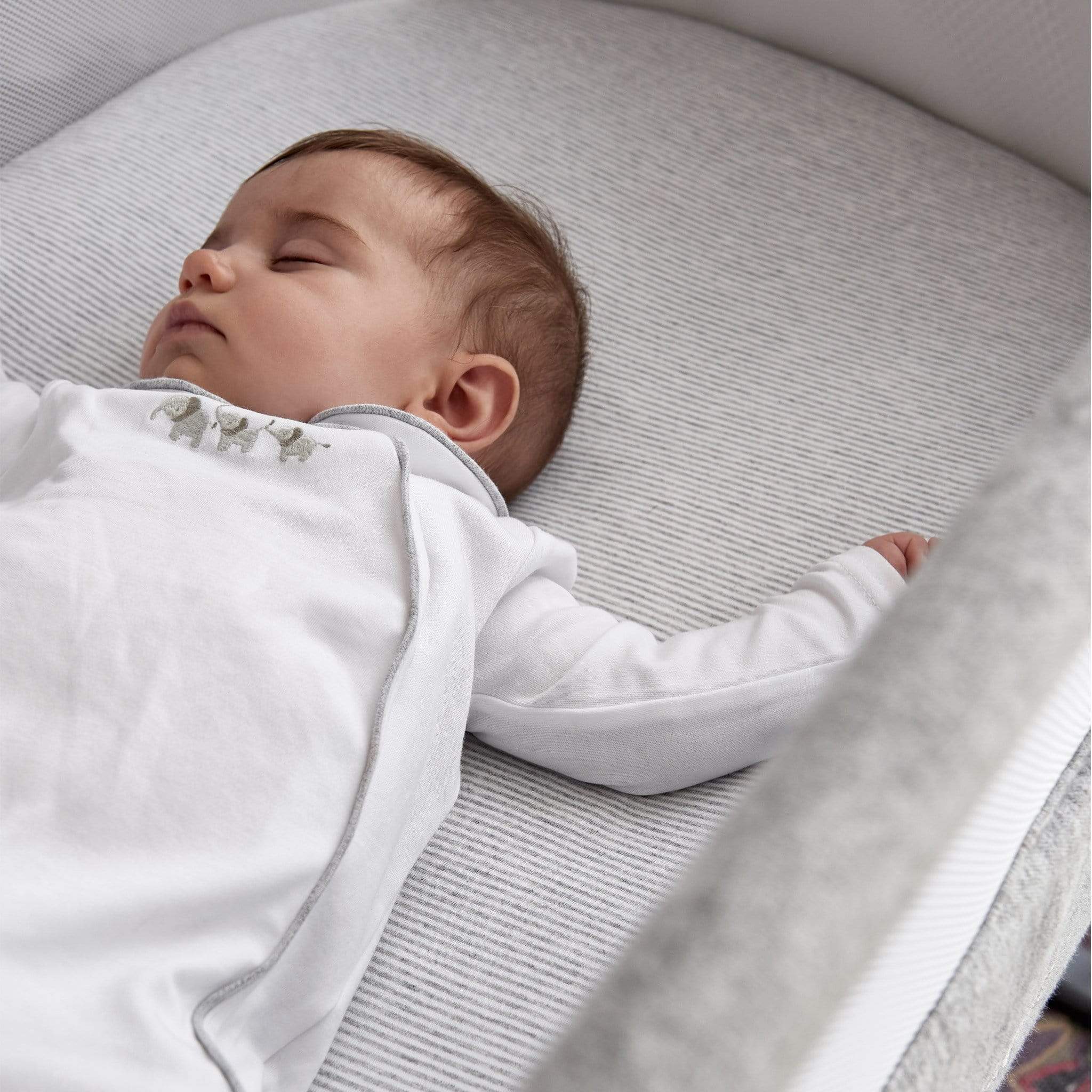 Mamas & Papas cribs Mamas & Papas Lua Bedside Crib Star Bundle BBLUPG300