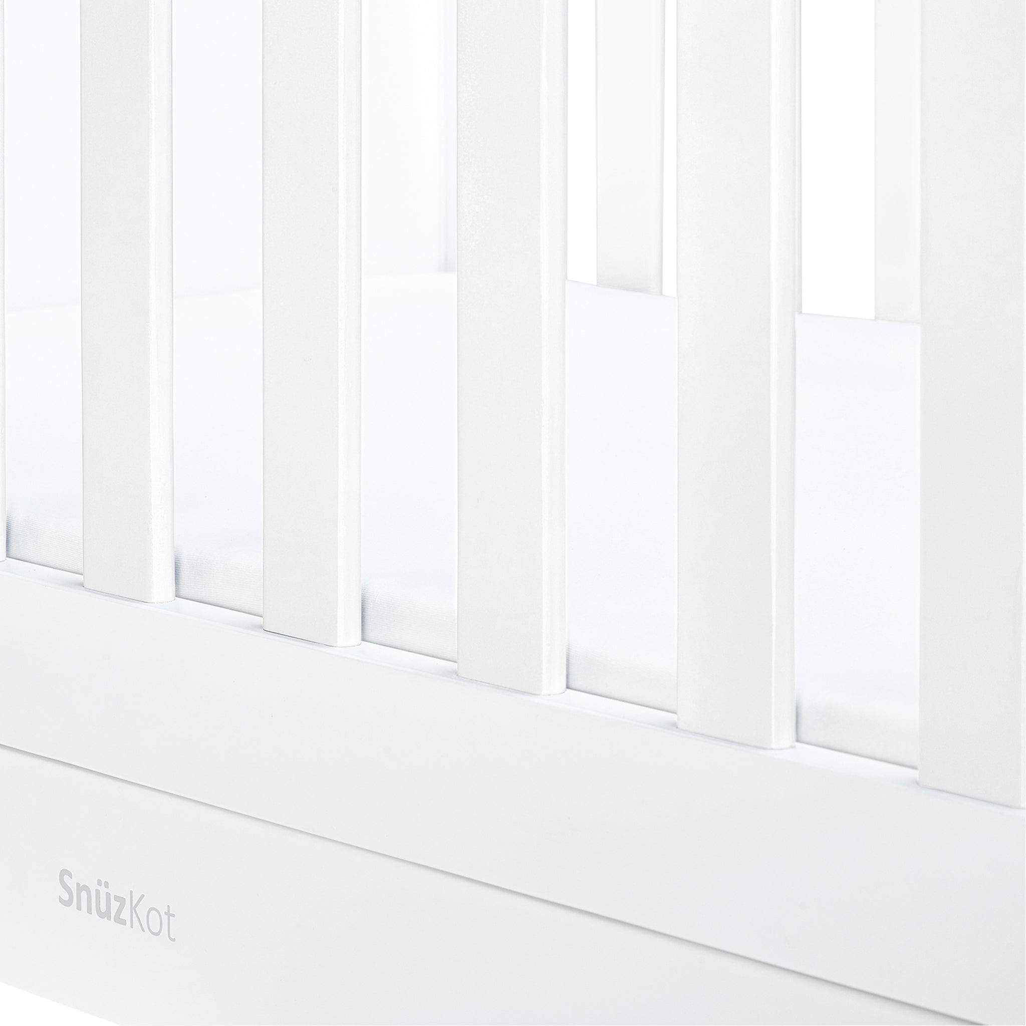 SnuzPod Cot Beds SnüzKot Mode Cot Bed in White FN005MA